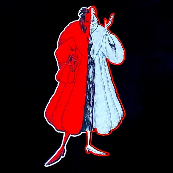 Disney Villains Cruella de Vil Chenille Patch Graphic T-Shirt - Size Small - NWT - Picture 4 of 4